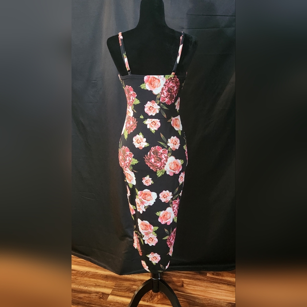Full Circle Floral Surplice Midi Dress Size M - Picture 10 of 13